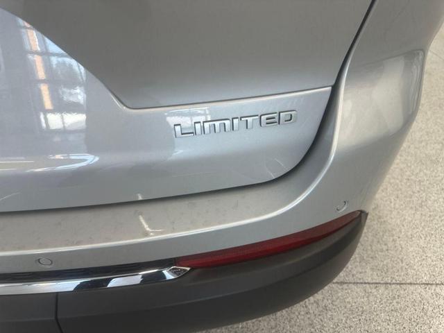 Photo of 2025 Silver Zynith Jeep Grand Cherokee L