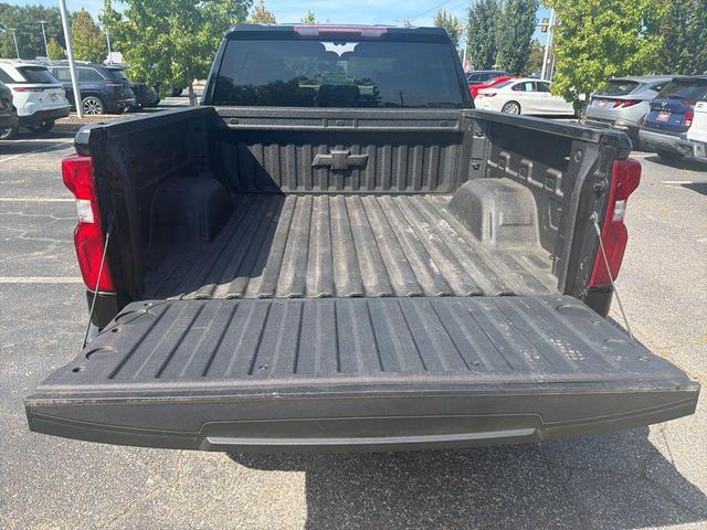 Photo of 2022 Black Chevrolet Silverado 1500