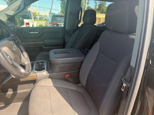 Photo of 2022 Black Chevrolet Silverado 1500