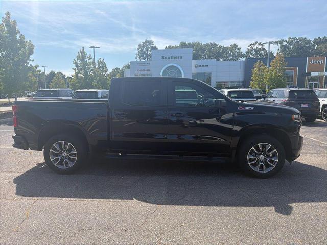 Photo of 2022 Black Chevrolet Silverado 1500