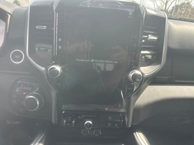 Photo of 2025 Diamond Black Crystal Pearlcoat RAM 1500