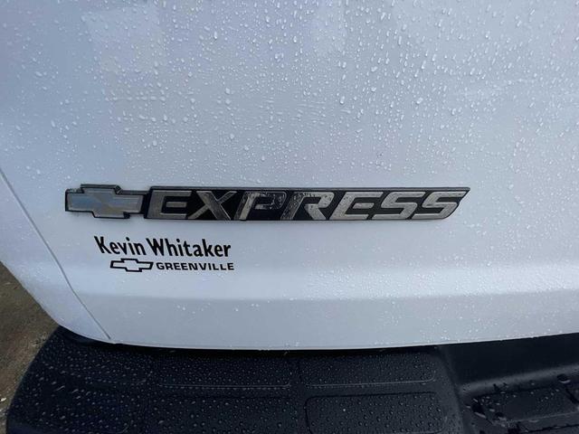 Photo of 2019 Summit White Chevrolet Express 3500