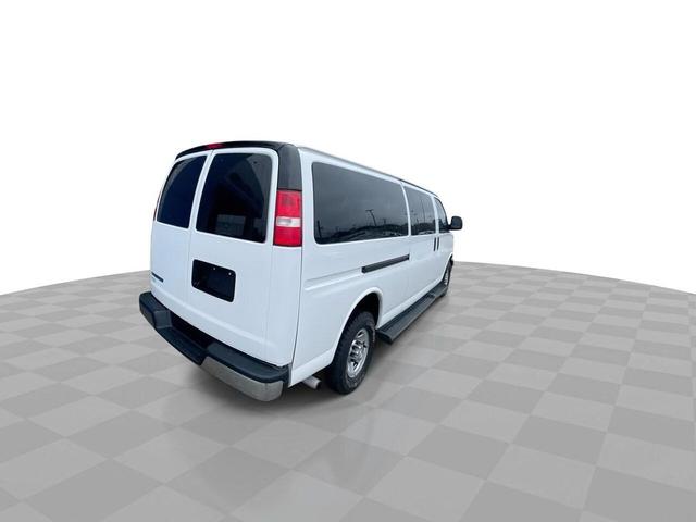 Photo of 2019 Summit White Chevrolet Express 3500