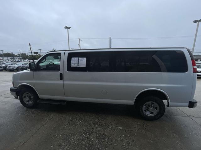 Photo of 2019 Summit White Chevrolet Express 3500