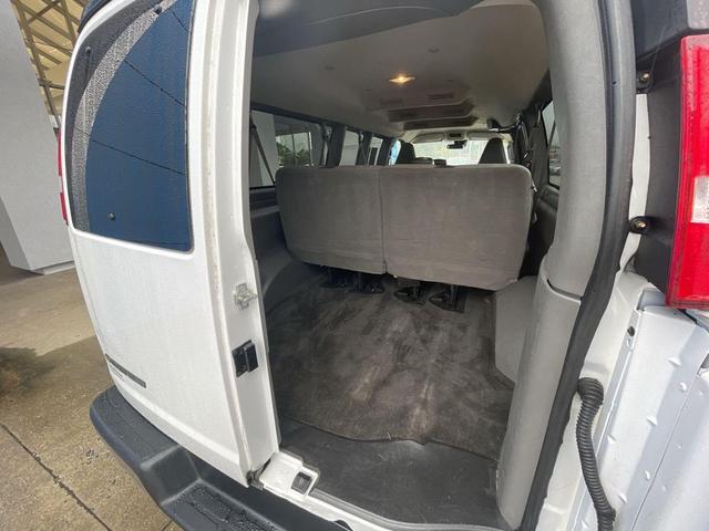 Photo of 2019 Summit White Chevrolet Express 3500