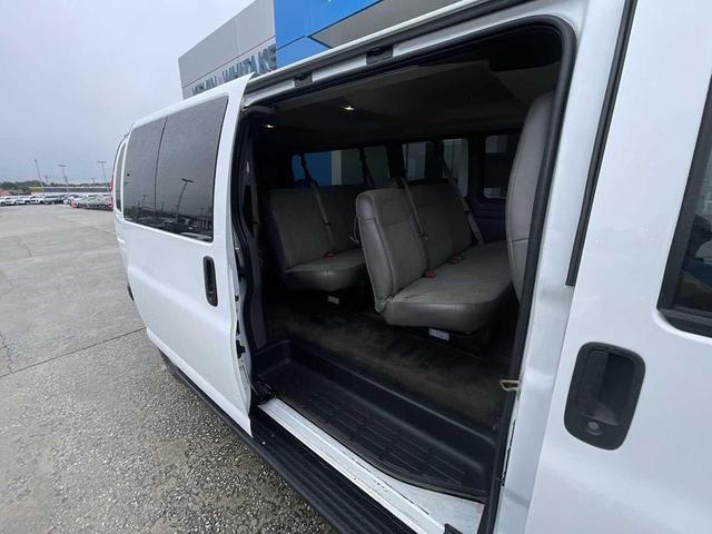 Photo of 2019 Summit White Chevrolet Express 3500