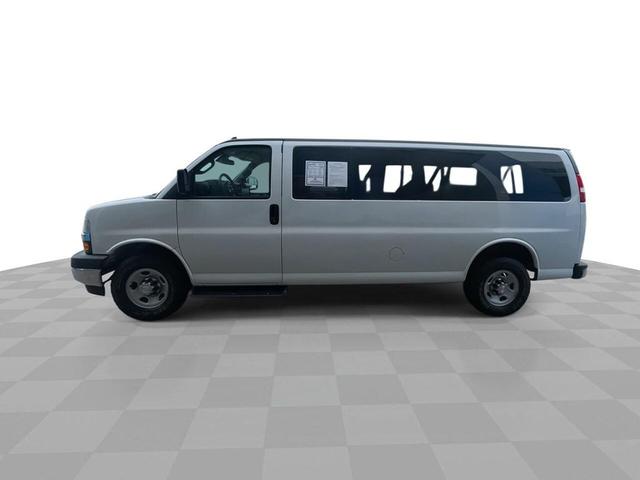 Photo of 2019 Summit White Chevrolet Express 3500