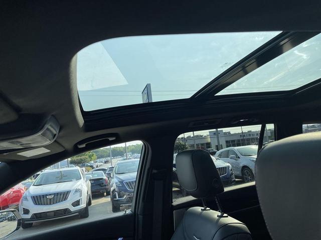 Photo of 2024 Crystal White Tricoat Cadillac XT6