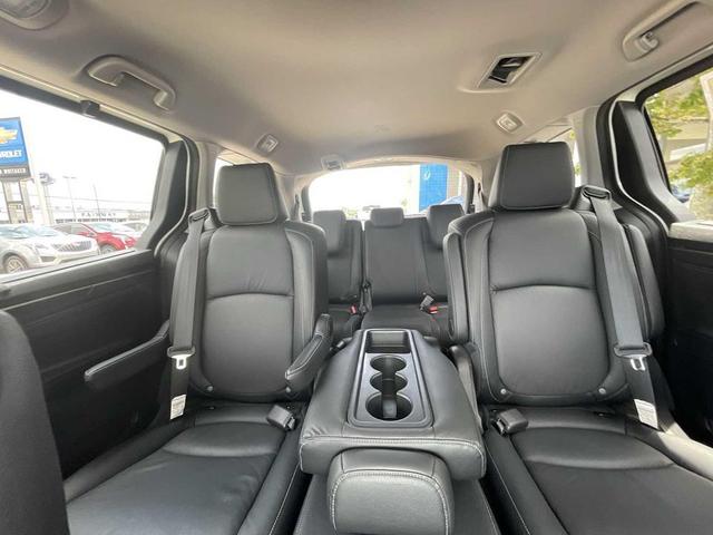 Photo of 2024 Platinum White Pearl Honda Odyssey