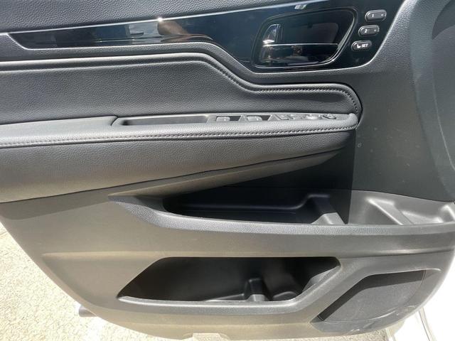 Photo of 2024 Platinum White Pearl Honda Odyssey