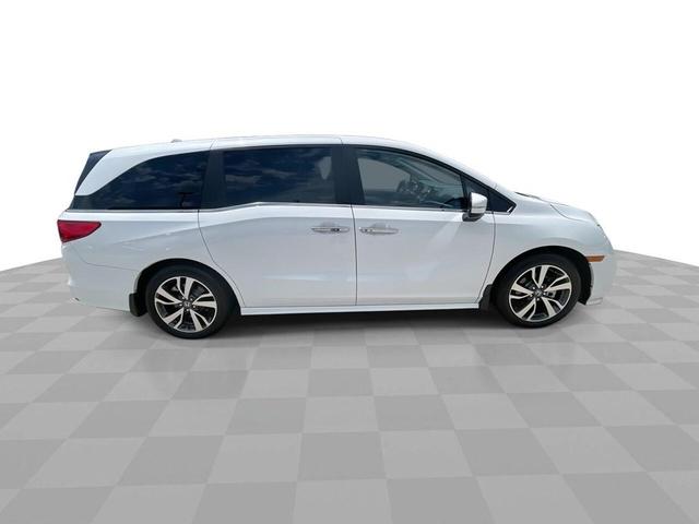 Photo of 2024 Platinum White Pearl Honda Odyssey