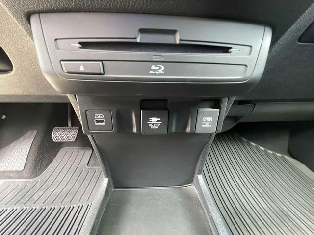 Photo of 2024 Platinum White Pearl Honda Odyssey