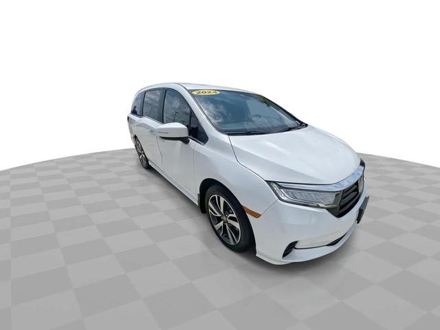 Photo of 2024 Platinum White Pearl Honda Odyssey