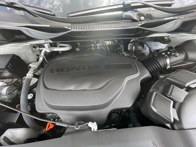 Photo of 2024 Platinum White Pearl Honda Odyssey