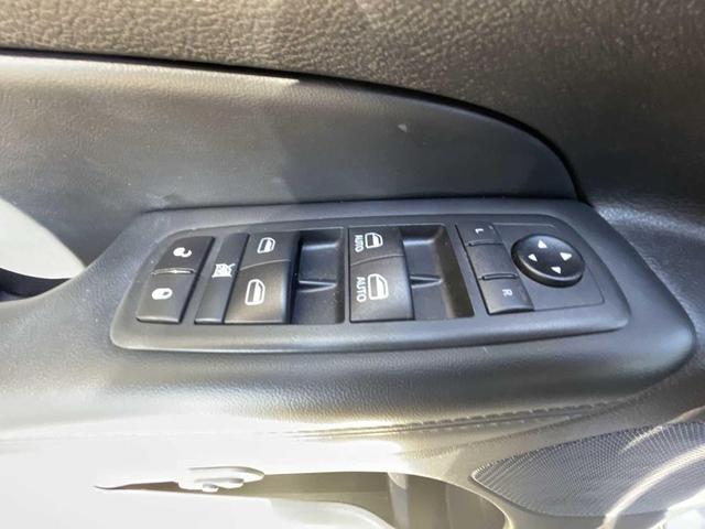 Photo of 2020 Granite Crystal Metallic Clearcoat Jeep Grand Cherokee