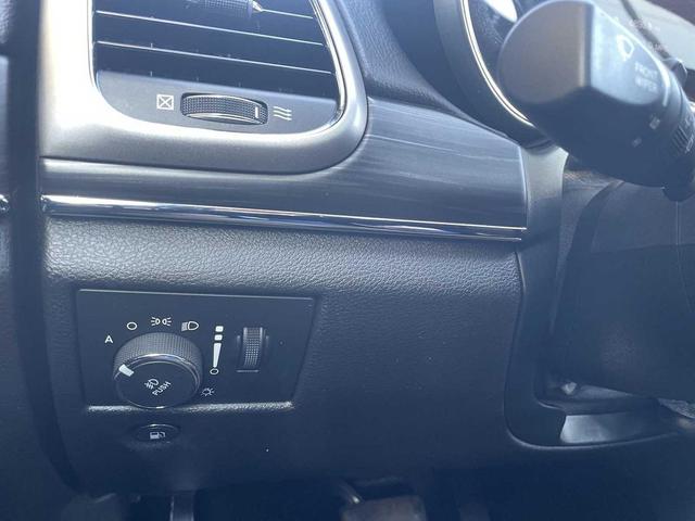 Photo of 2020 Granite Crystal Metallic Clearcoat Jeep Grand Cherokee