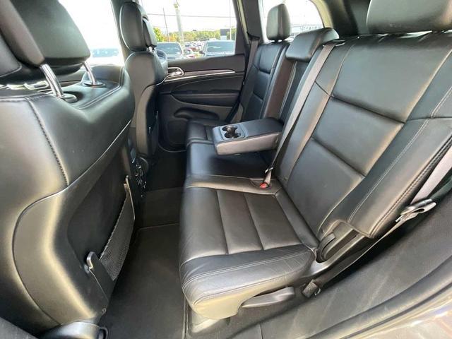 Photo of 2020 Granite Crystal Metallic Clearcoat Jeep Grand Cherokee