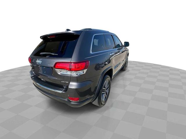 Photo of 2020 Granite Crystal Metallic Clearcoat Jeep Grand Cherokee