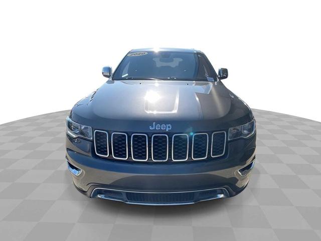 Photo of 2020 Granite Crystal Metallic Clearcoat Jeep Grand Cherokee