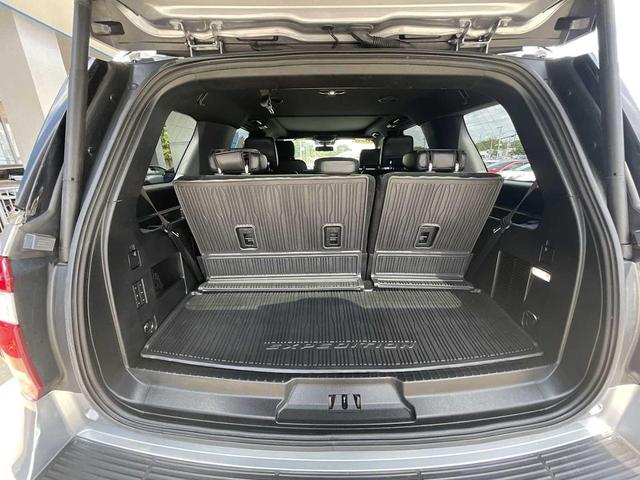 Photo of 2020 Iconic Silver Metallic Ford Expedition
