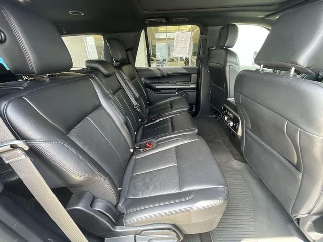 Photo of 2020 Iconic Silver Metallic Ford Expedition