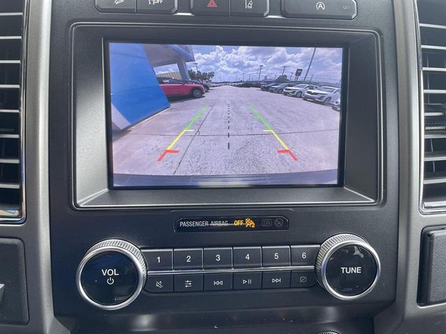 Photo of 2020 Iconic Silver Metallic Ford Expedition