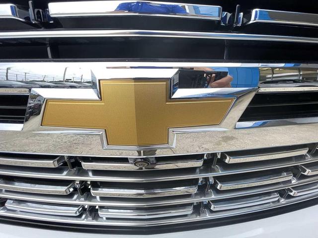 Photo of 2024 Summit White Chevrolet Tahoe