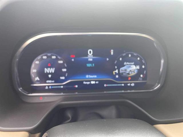 Photo of 2024 Summit White Chevrolet Tahoe