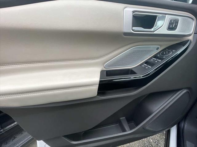 Photo of 2021 Star White Metallic Tri-Coat Ford Explorer