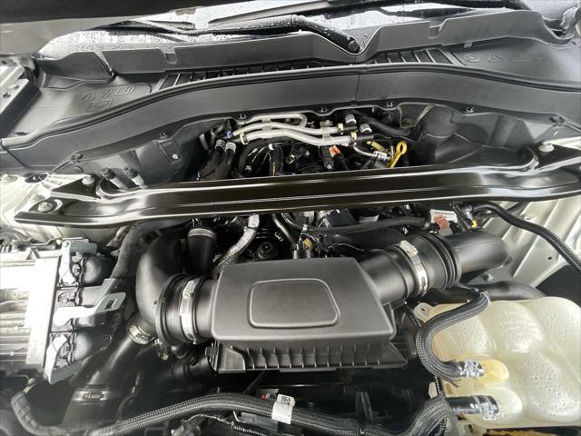 Photo of 2021 Star White Metallic Tri-Coat Ford Explorer