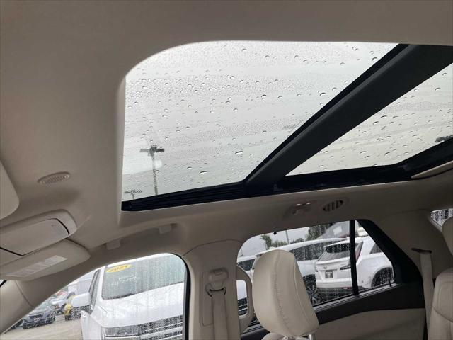 Photo of 2021 Star White Metallic Tri-Coat Ford Explorer