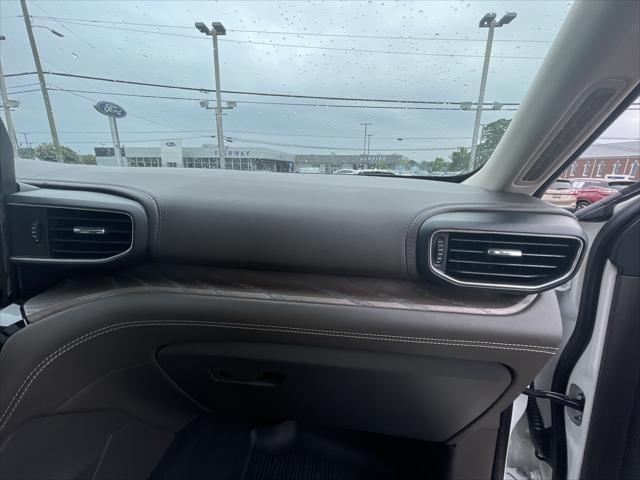 Photo of 2021 Star White Metallic Tri-Coat Ford Explorer
