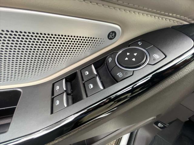 Photo of 2021 Star White Metallic Tri-Coat Ford Explorer