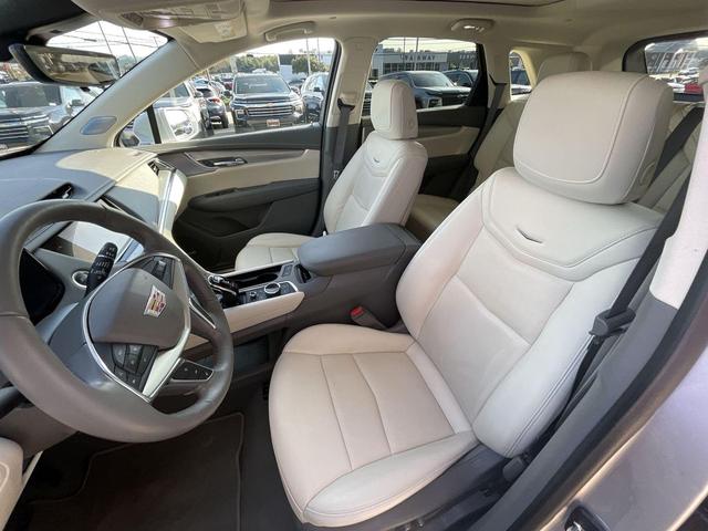 Photo of 2020 Radiant Silver Metallic Cadillac XT5