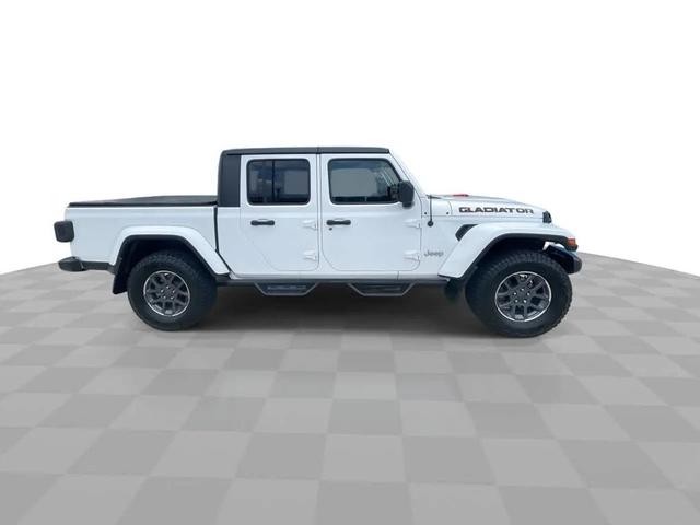 Photo of 2020 Bright White Clearcoat Jeep Gladiator