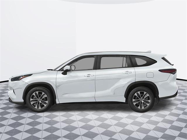 Photo of 2025 Pearl Toyota Highlander