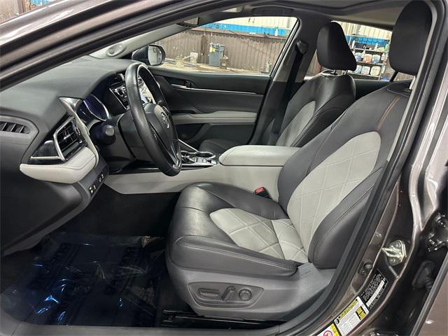 Photo of 2019 Predawn Gray Mica Toyota Camry Hybrid