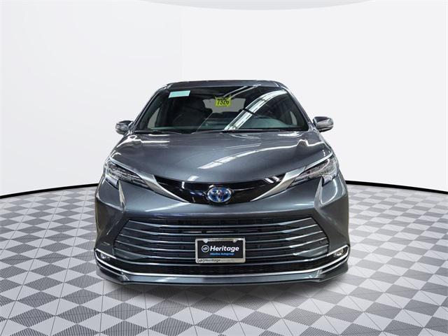 Photo of 2025 Magnetic Gray Metallic Toyota Sienna