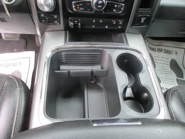 Photo of 2017 Bright White Clearcoat RAM 1500