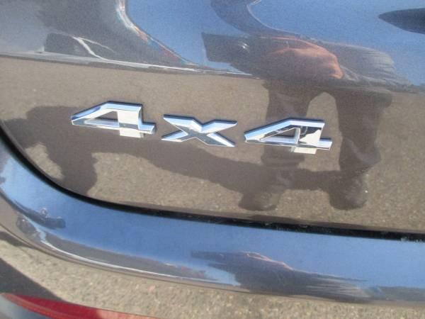 Photo of 2022 Granite Crystal Metallic Clearcoat Jeep Compass