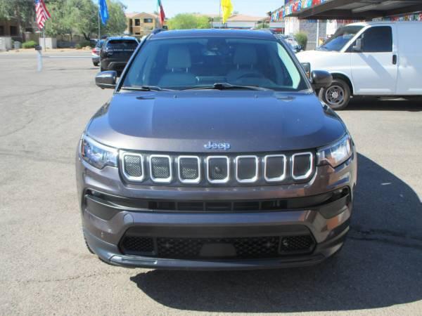 Photo of 2022 Granite Crystal Metallic Clearcoat Jeep Compass