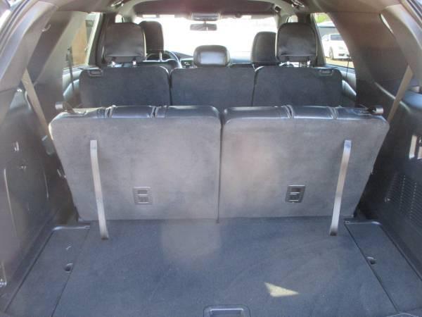 Photo of 2022 Star White Metallic Tri-Coat Ford Explorer