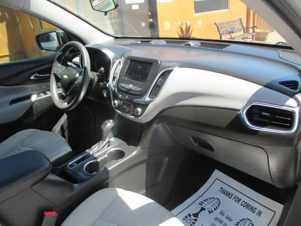 Photo of 2020 Silver Ice Metallic Chevrolet Equinox