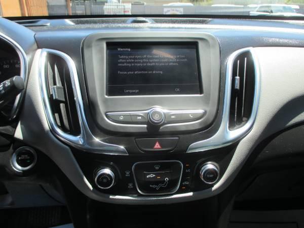 Photo of 2020 Silver Ice Metallic Chevrolet Equinox