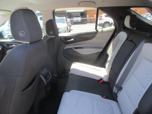 Photo of 2020 Silver Ice Metallic Chevrolet Equinox