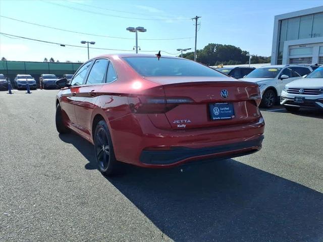 Photo of 2022 Kings Red Volkswagen Jetta