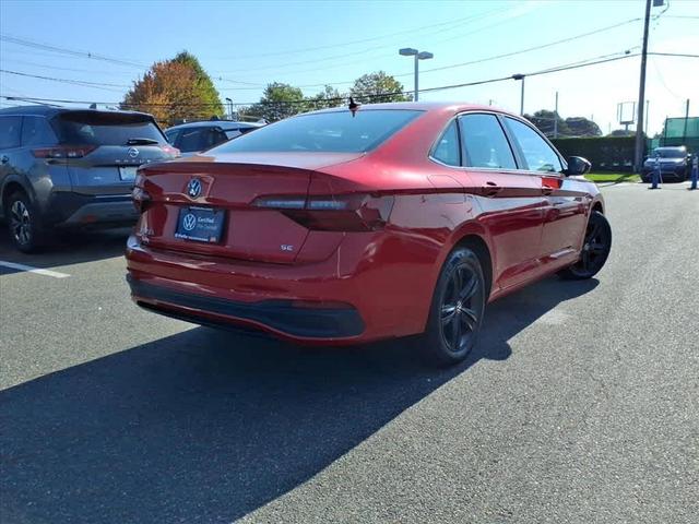 Photo of 2022 Kings Red Volkswagen Jetta