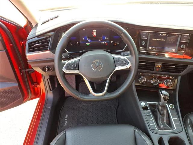 Photo of 2022 Kings Red Volkswagen Jetta