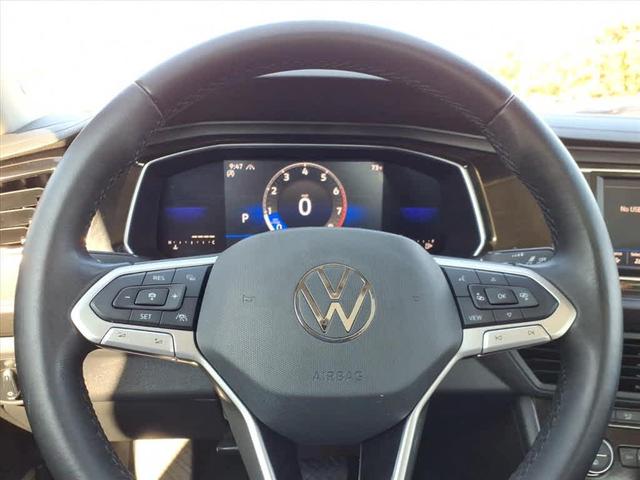 Photo of 2022 Kings Red Volkswagen Jetta