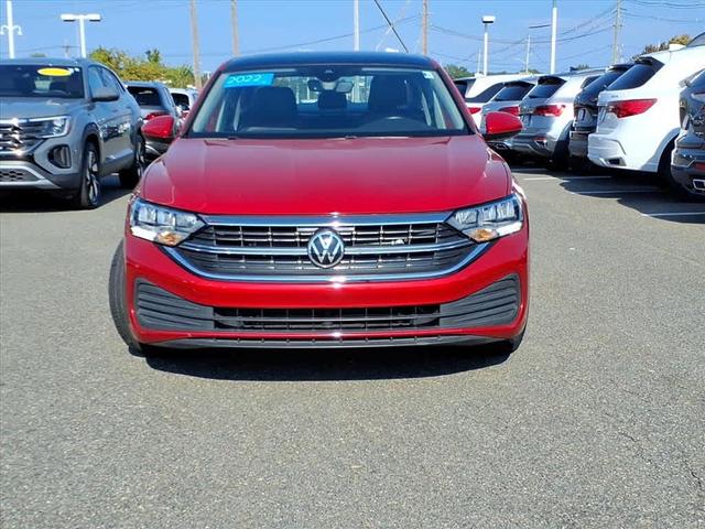 Photo of 2022 Kings Red Volkswagen Jetta